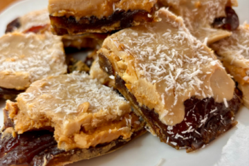 SCD Date Bark recipe - with peanut butter and vanilla cashew butter candy topping